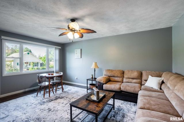 806 S JACKSON Street, Westfrank, IL 62896