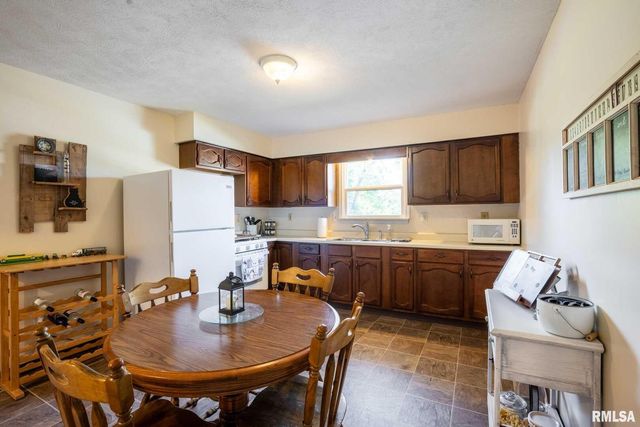 806 S JACKSON Street, Westfrank, IL 62896