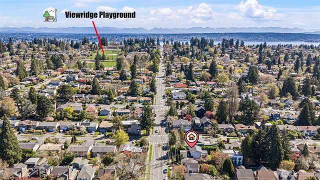 3813 NE 70th Street, Seattle, WA 98115