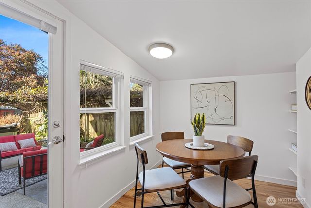 3813 NE 70th Street, Seattle, WA 98115