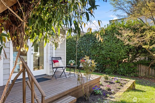 3813 NE 70th Street, Seattle, WA 98115