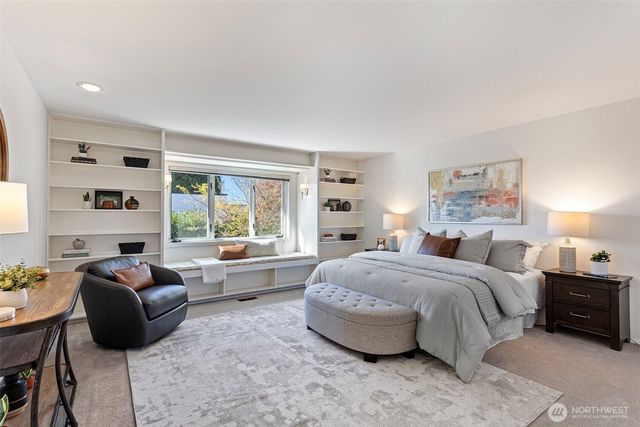 3813 NE 70th Street, Seattle, WA 98115