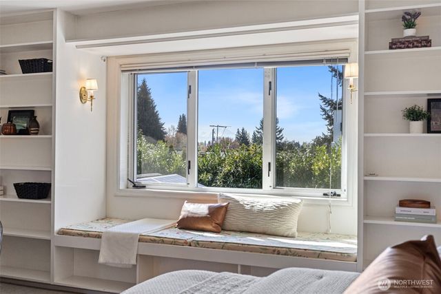 3813 NE 70th Street, Seattle, WA 98115