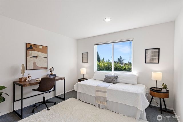 3813 NE 70th Street, Seattle, WA 98115