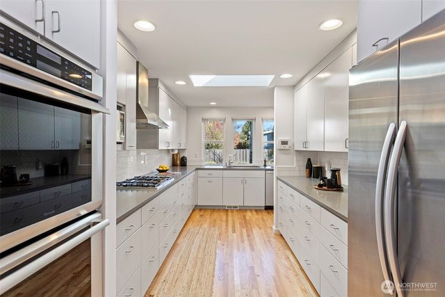 3813 NE 70th Street, Seattle, WA 98115