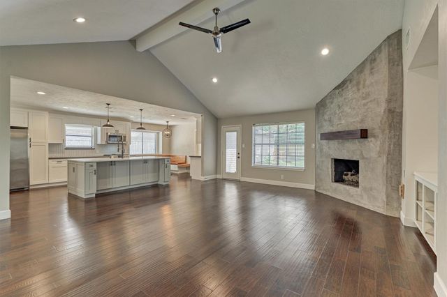 47 W Torch Pine Circle, The Woodlands, TX 77381