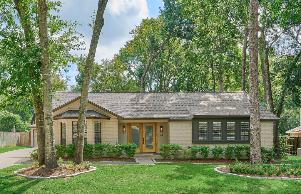 47 W Torch Pine Circle, The Woodlands, TX 77381