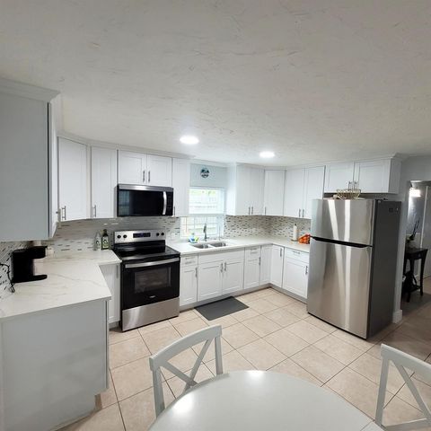 208 Edmund Street, Jupiter, FL 33458