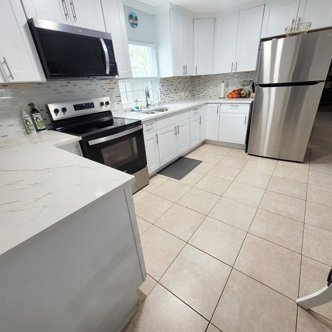 208 Edmund Street, Jupiter, FL 33458