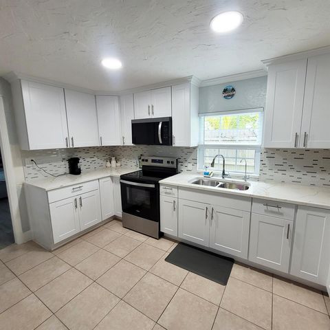 208 Edmund Street, Jupiter, FL 33458