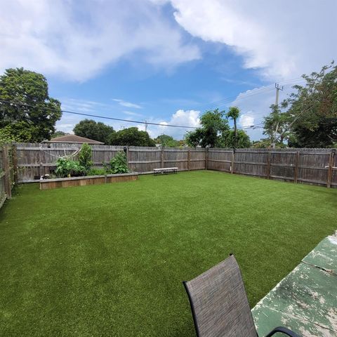 208 Edmund Street, Jupiter, FL 33458