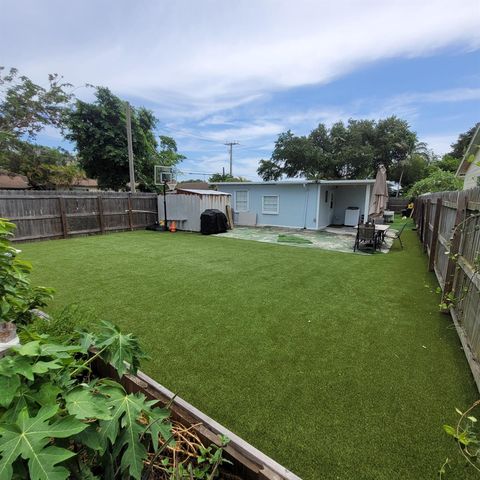 208 Edmund Street, Jupiter, FL 33458