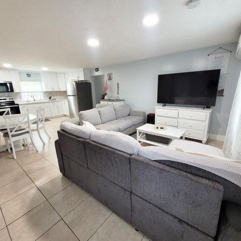 208 Edmund Street, Jupiter, FL 33458