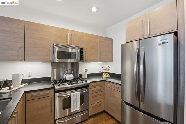 200 2nd St 403, Oakland, CA 94607