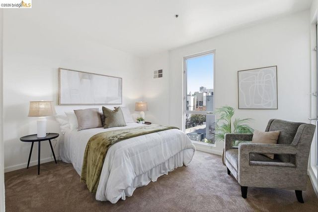 200 2nd St 403, Oakland, CA 94607