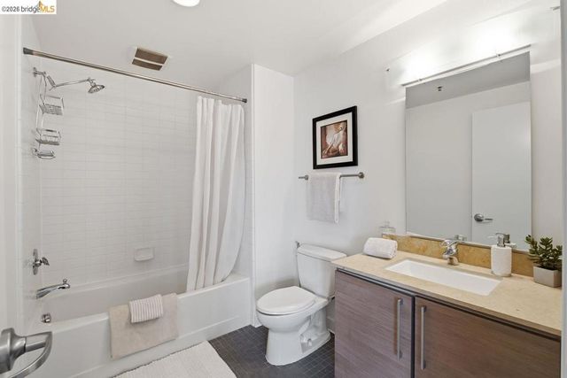 200 2nd St 403, Oakland, CA 94607