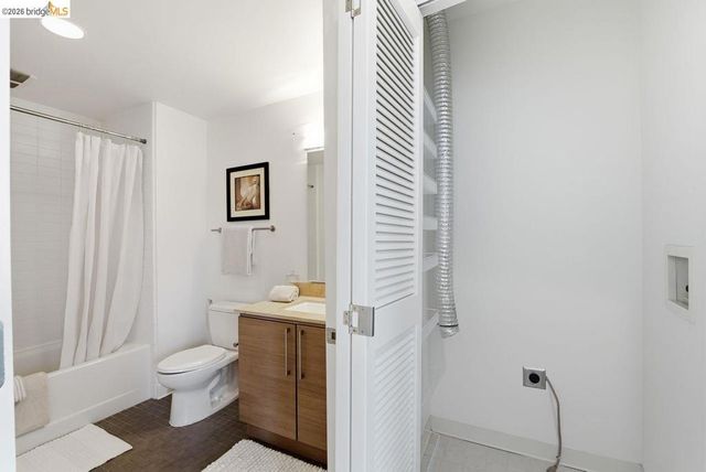 200 2nd St 403, Oakland, CA 94607