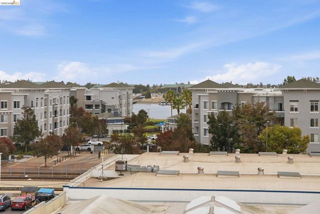 200 2nd St 403, Oakland, CA 94607