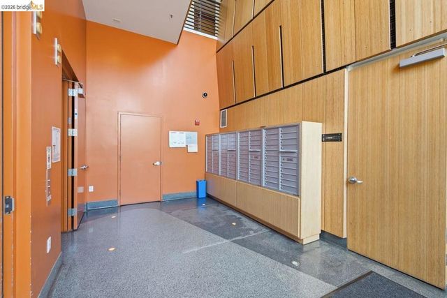 200 2nd St 403, Oakland, CA 94607