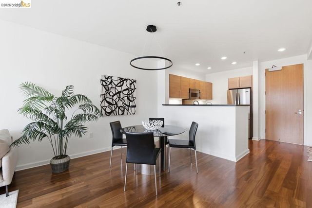 200 2nd St 403, Oakland, CA 94607