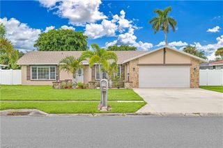 1462 N Larkwood SQ, Fort Myers, FL 33919