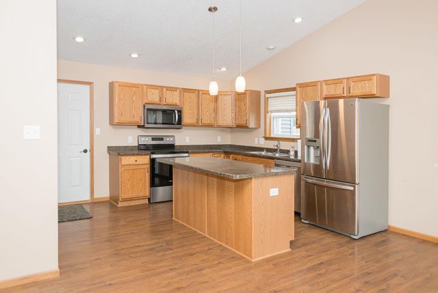 3610 Viola Drive, Waverly, IA 50677