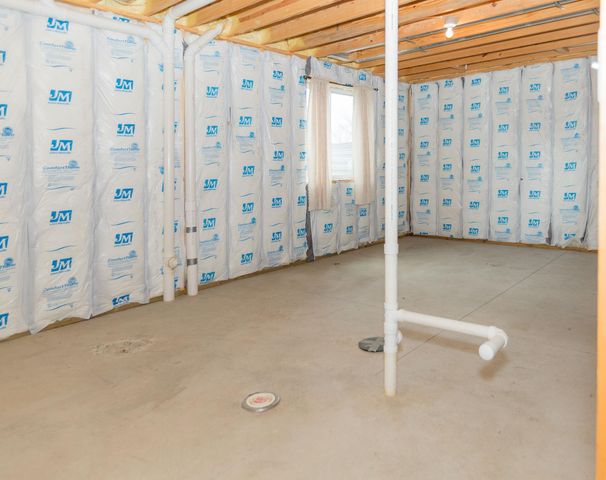 3610 Viola Drive, Waverly, IA 50677