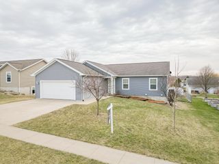 3610 Viola Drive, Waverly, IA 50677