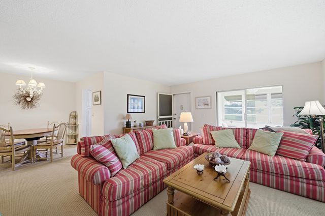 940 S Drive Terrace A, Delray Beach, FL 33445