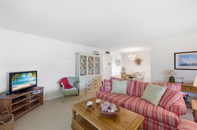 940 S Drive Terrace A, Delray Beach, FL 33445