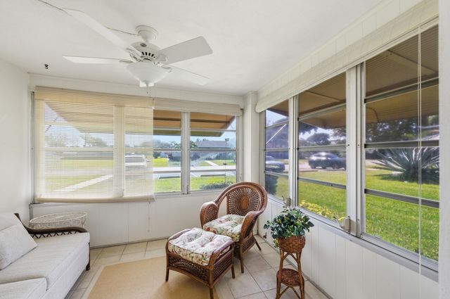 940 S Drive Terrace A, Delray Beach, FL 33445