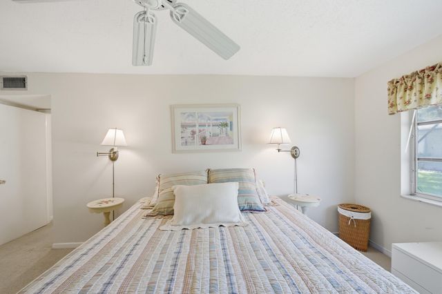 940 S Drive Terrace A, Delray Beach, FL 33445