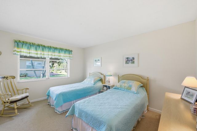 940 S Drive Terrace A, Delray Beach, FL 33445