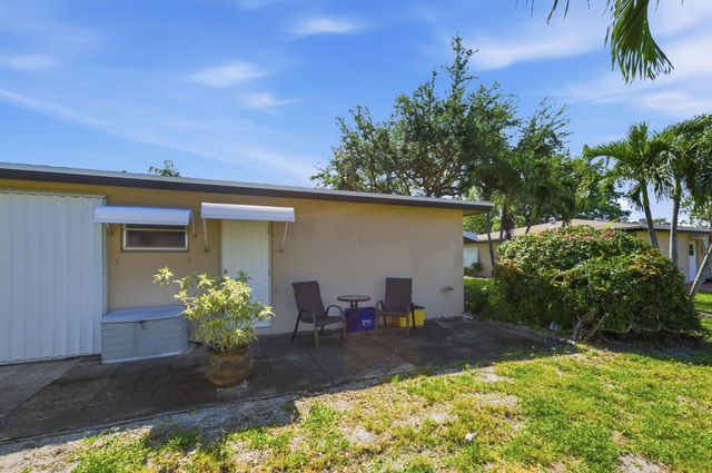 940 S Drive Terrace A, Delray Beach, FL 33445