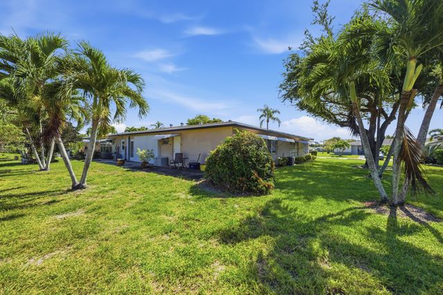 940 S Drive Terrace A, Delray Beach, FL 33445