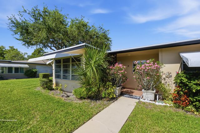 940 S Drive Terrace A, Delray Beach, FL 33445