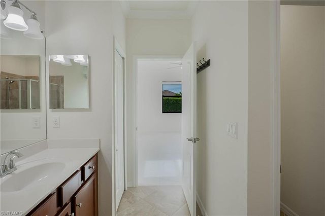 9215 Shadow Oak LN, Naples, FL 34120