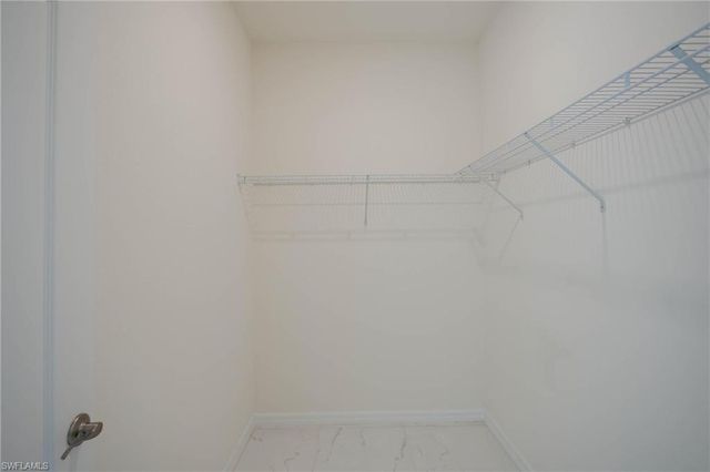 9215 Shadow Oak LN, Naples, FL 34120