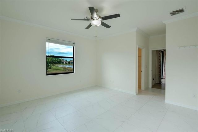 9215 Shadow Oak LN, Naples, FL 34120