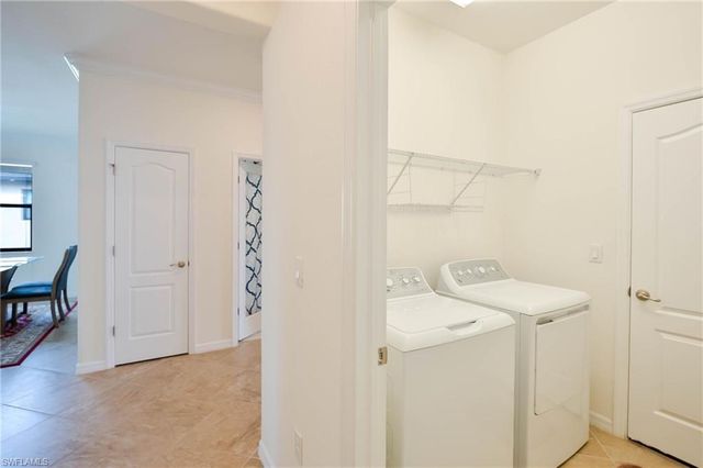 9215 Shadow Oak LN, Naples, FL 34120