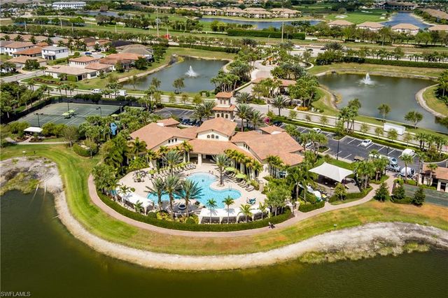 9215 Shadow Oak LN, Naples, FL 34120