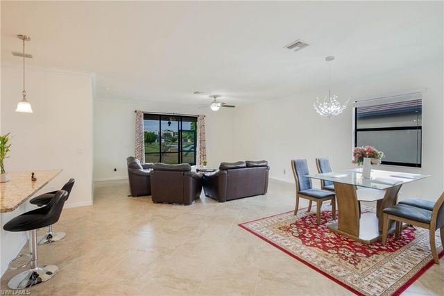9215 Shadow Oak LN, Naples, FL 34120