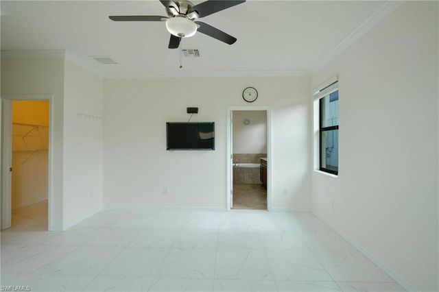 9215 Shadow Oak LN, Naples, FL 34120