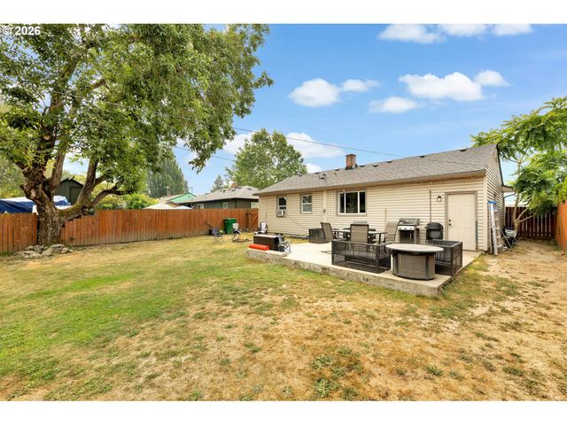 3809 THOMPSON Ave, Vancouver, WA 98660