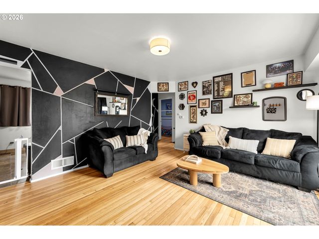 3809 THOMPSON Ave, Vancouver, WA 98660