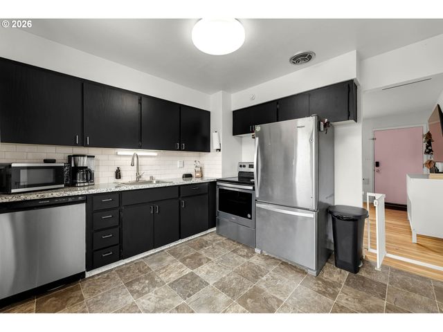 3809 THOMPSON Ave, Vancouver, WA 98660