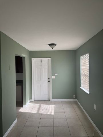 1401 N J Street A, Lake Worth Beach, FL 33460