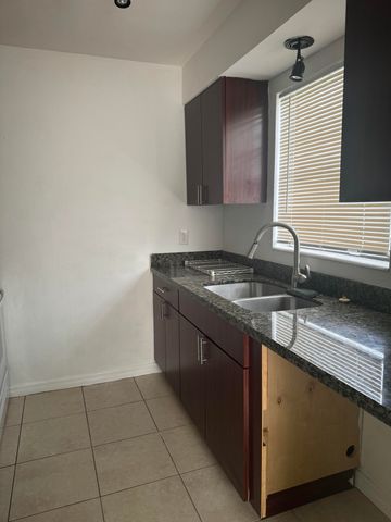 1401 N J Street A, Lake Worth Beach, FL 33460