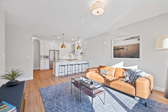 99 Foundry Place 104, Portsmouth, NH 03801