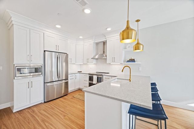 99 Foundry Place 104, Portsmouth, NH 03801